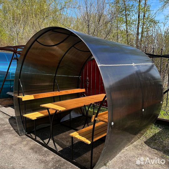 Беседка из поликарбоната для дачи