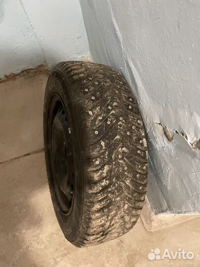 Зимняя резина на штамповках с колпаками