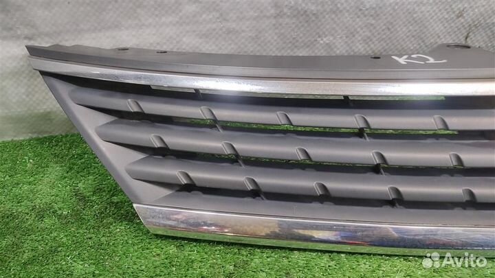 Решетка радиатора Nissan Tiida 2008