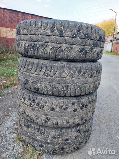Bridgestone Ice Cruiser 7000 265/65 R17