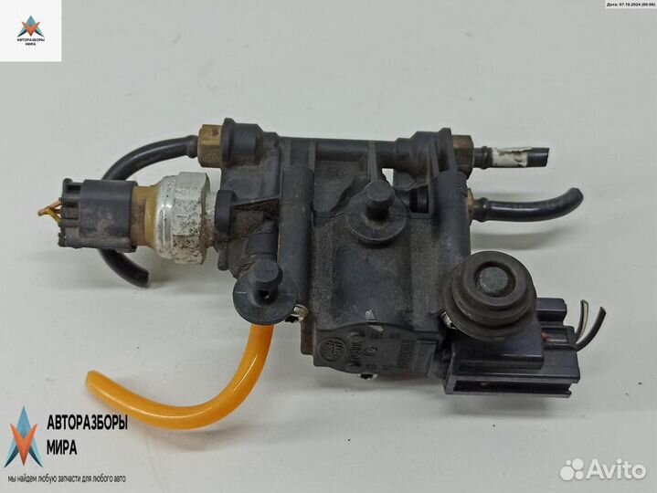 Блок клапанов пневмоподвески Land Rover RVH000046