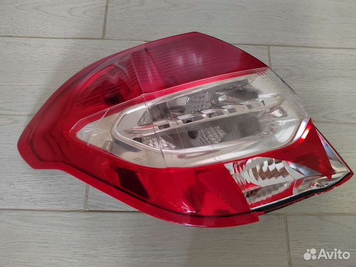 Фонарь задний левый