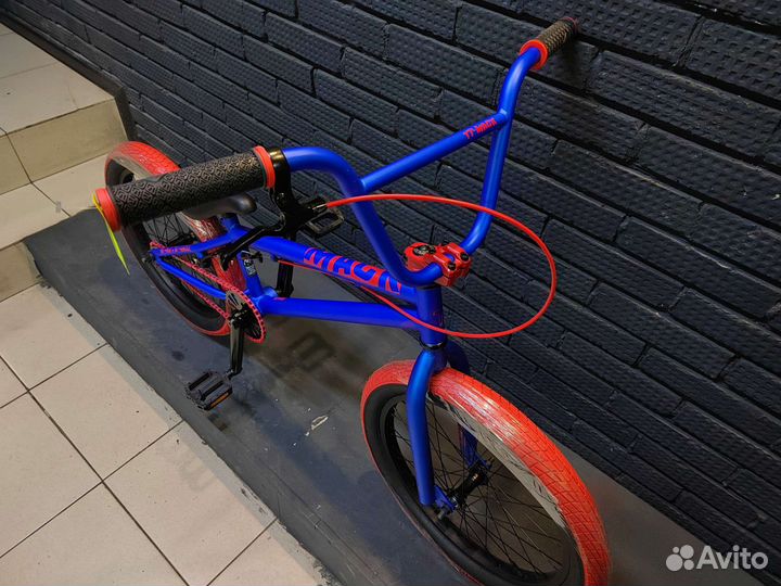 Трюковой велосипед BMX