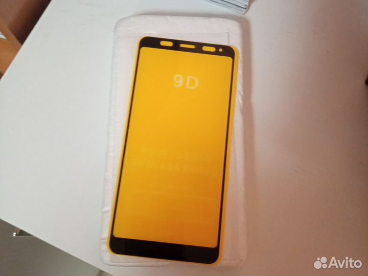 Защитное стекло на телефон