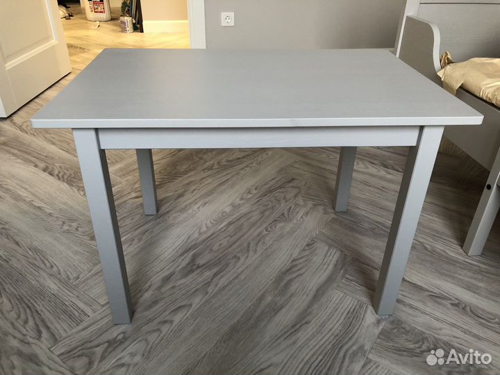 Детский столик