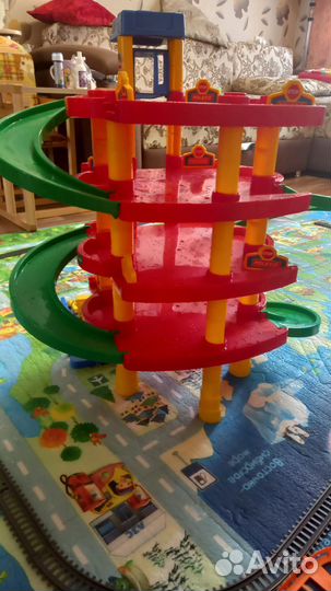 Парковка для машинок с лифтом