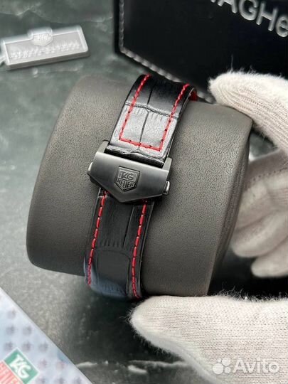 Часы черные Tag Heuer Calibre 17