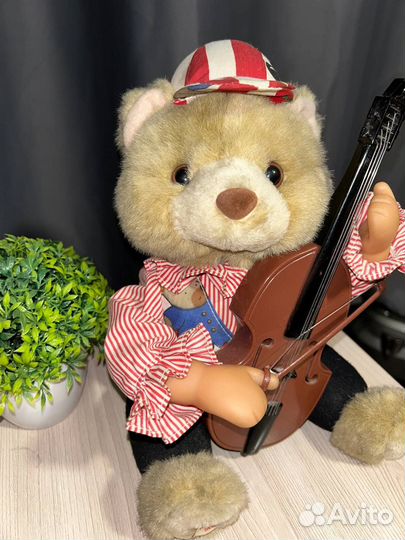 Коллекционная игрушка мишка со скрипкой