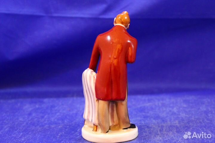Чичиков лфз Фарфоровая статуэтка плоское дно Гогол
