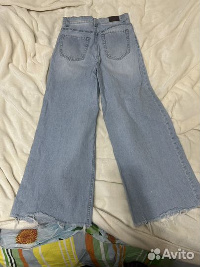 Джинсы широкие женские