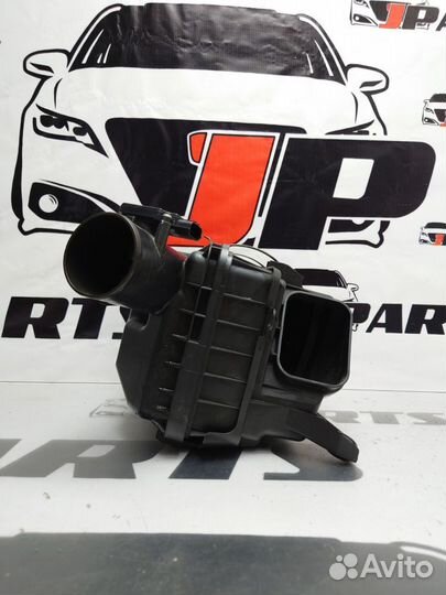 Корпус воздушного фильтра Mitsubishi Outlander II