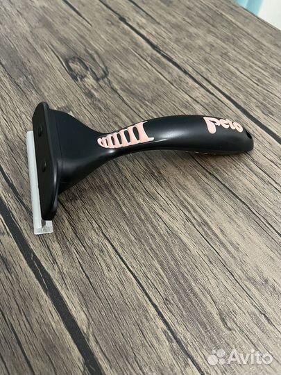 Предметы ухода и игрушки для кошки