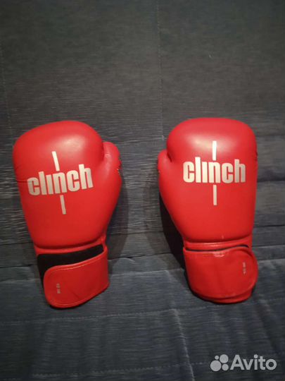 Боксерские перчатки 10 oz clinch
