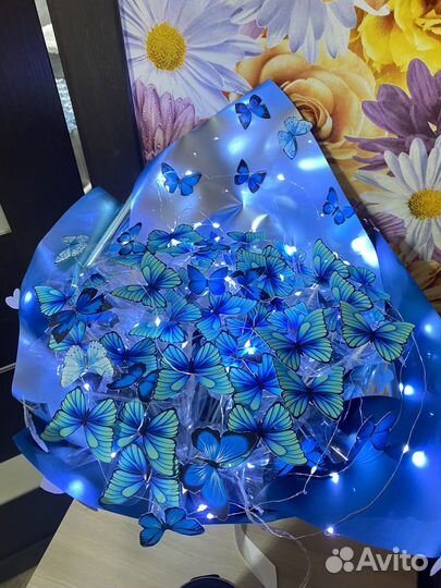 Букетик из 71 бабочки