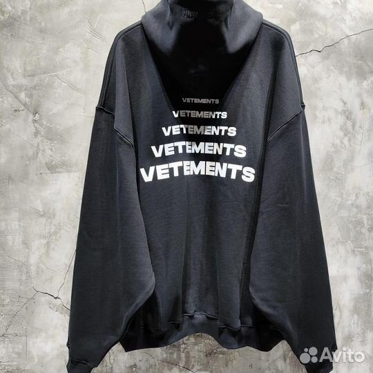 Черная худи Vetements