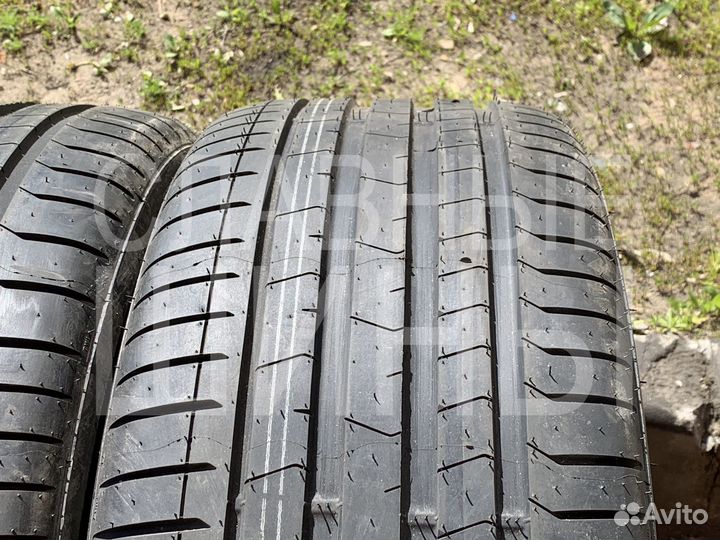 Pirelli P Zero Sports CAR 275/45 R21 107Y