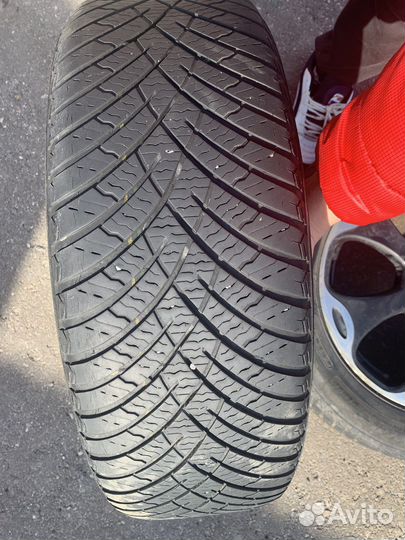 DoubleStar DLA01 215/60 R17 96H