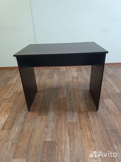 Письменный стол, короткий