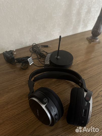 Беспроводные наушники sony TMR-RF810R