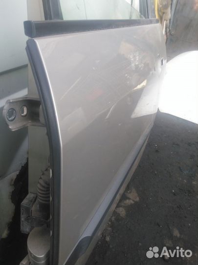 Задняя дверь Рено Сценик 2