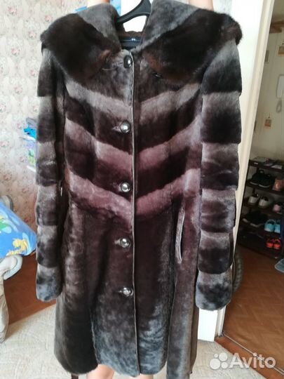 Шуба мутоновая с капюшоном