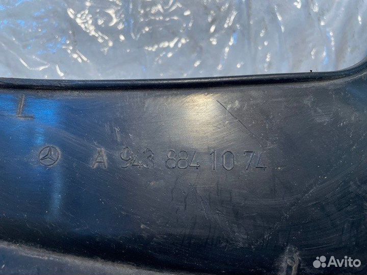 Накладка бампера Mercedes-Benz