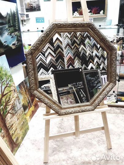 Зеркало в багетной раме