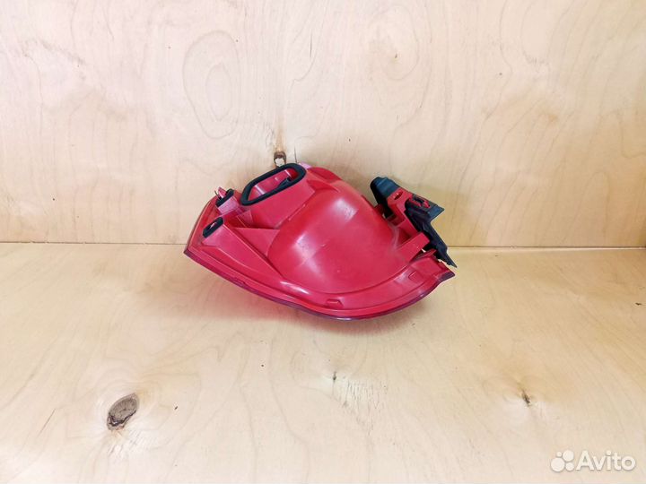 Фонарь правый Volkswagen Passat B6 универсал