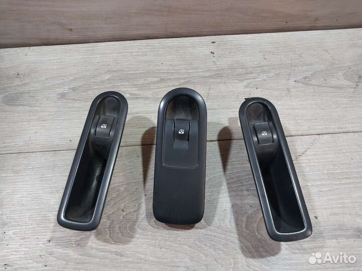 Кнопки стеклоподьемников Renault Scenic 2