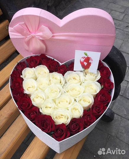 Пионы в коробке, доставка