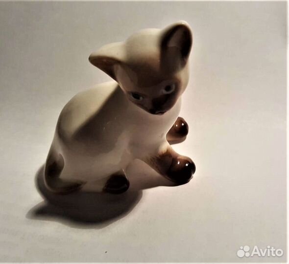 Фарфоровая статуэтка кошки ифз