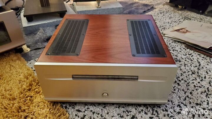 Luxman M08