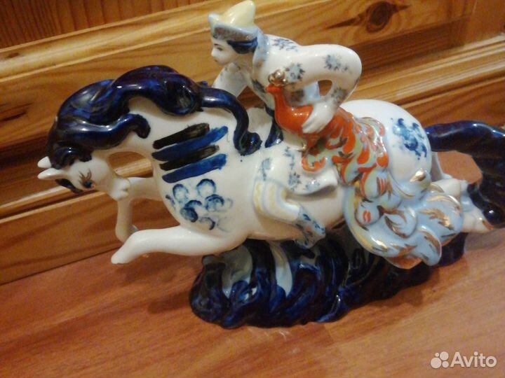 Конь фарфор 60х