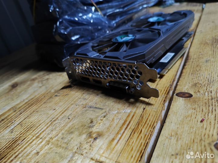 Видеокарта Geforce GTX 1050Ti 4GB рабочие (кулера