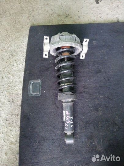 Стойка амортизатора задняя Volkswagen Touareg AZZ