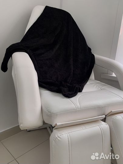 Педикюрное кресло белое