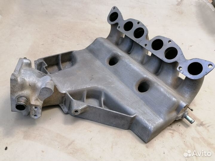 Коллектор впускной Volkswagen Passat B4 1994-96