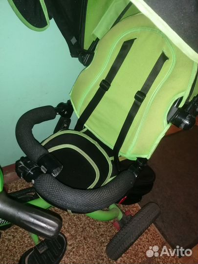 Трехколесный велосипед с ручкой