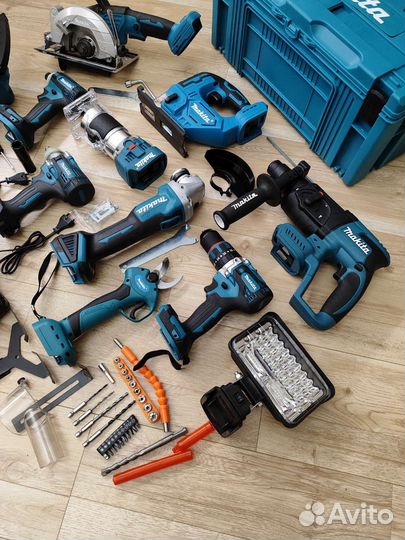 Набор Makita 11в1. четыре акб два зарядных станция
