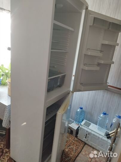 Холодильник Атлант на запчасти