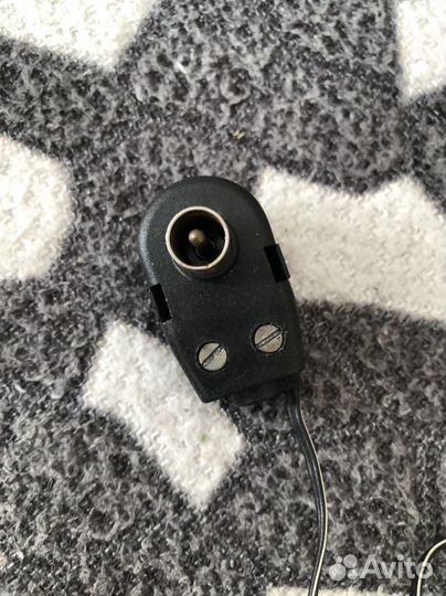 Универсальное зарядное устройство