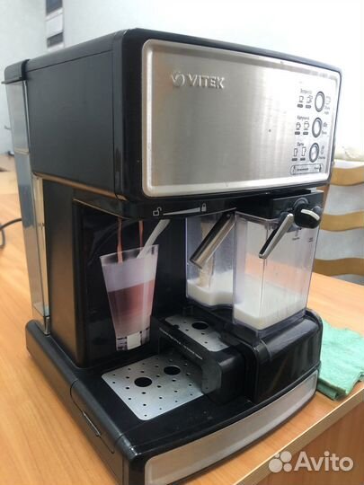 Кофеварка рожковая Vitek -1514 вк