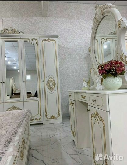 Спальный гарнитур