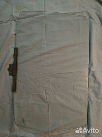 Passat b3.Стекло заднее левое оригинал