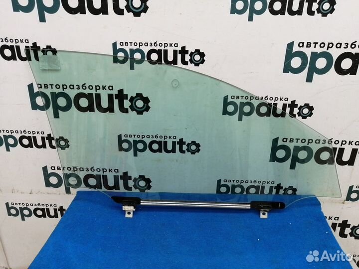 Стекло передней левой двери 68102-05030 Toyota