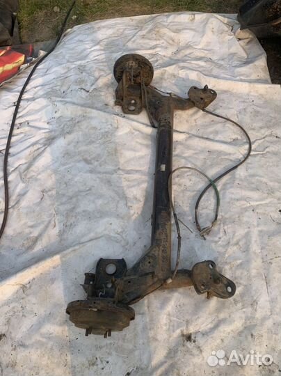 Балка задняя mazda verisa