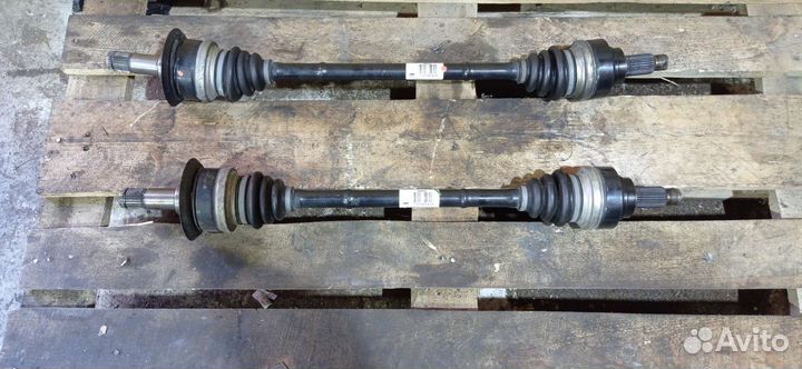 Задние привода левый и правый от BMW F30