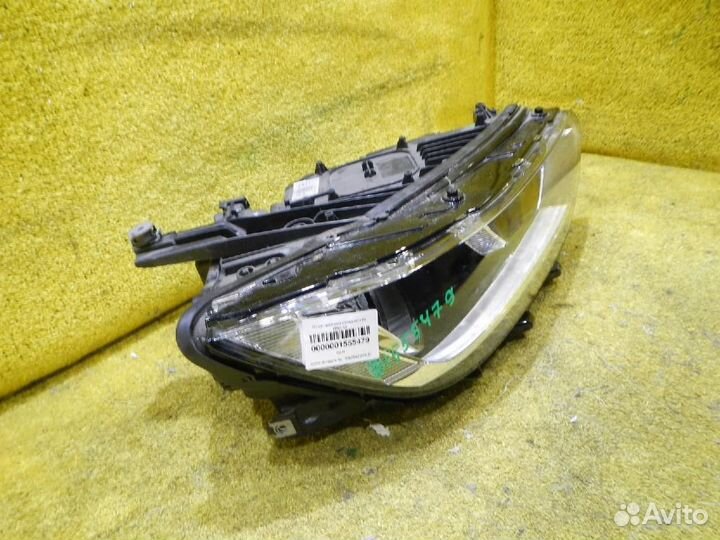 Фара правая Volkswagen Passat