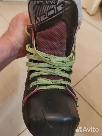 Хоккейные коньки вратаря bauer