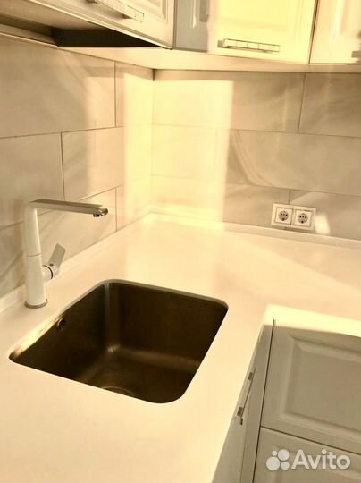 Кухонный гарнитур угловой в потолок